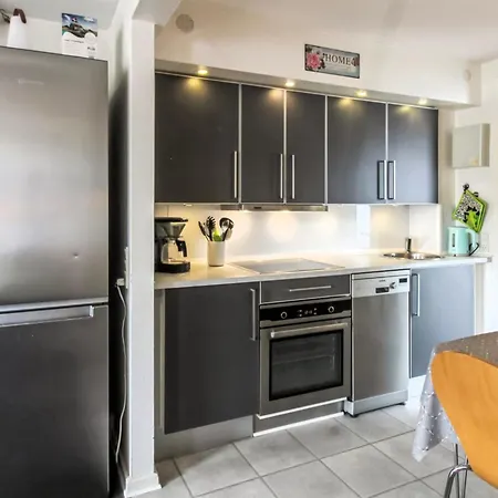 Helene - 2-3km From The Sea By Interhome